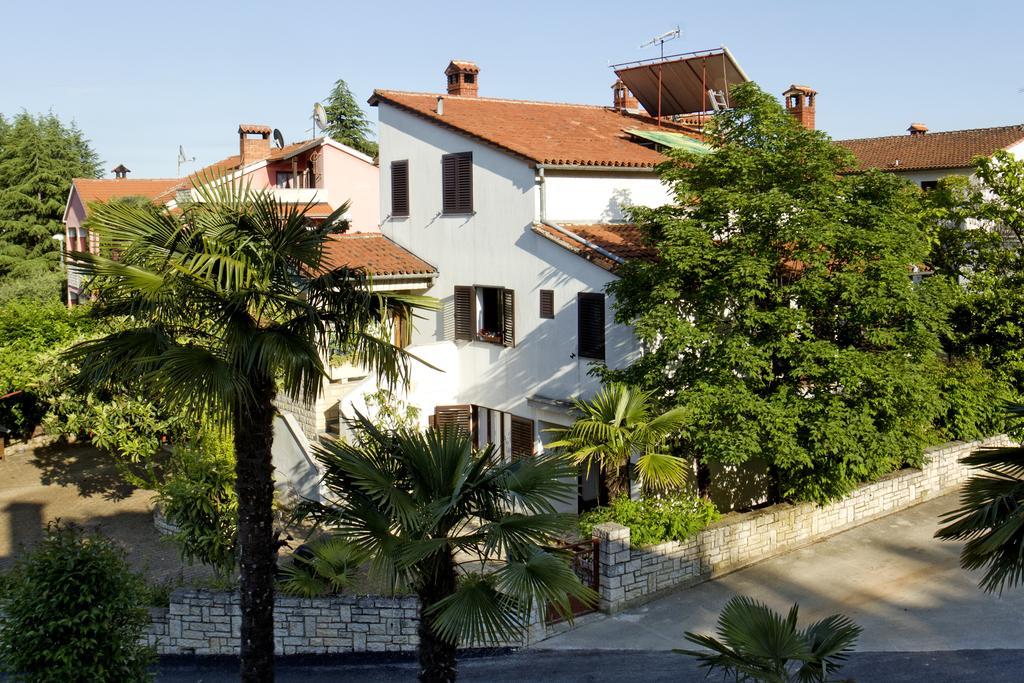 Apartments Mladenka Poreč Exterior foto